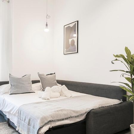 Beautiful Flat Fully Furnished In P.Ta Romana Милано Екстериор снимка