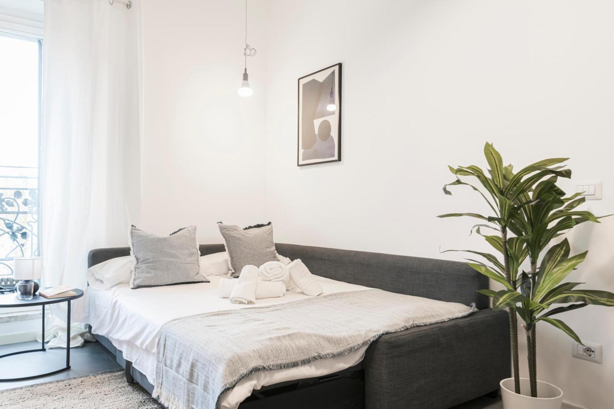 Beautiful Flat Fully Furnished In P.Ta Romana Милано Екстериор снимка