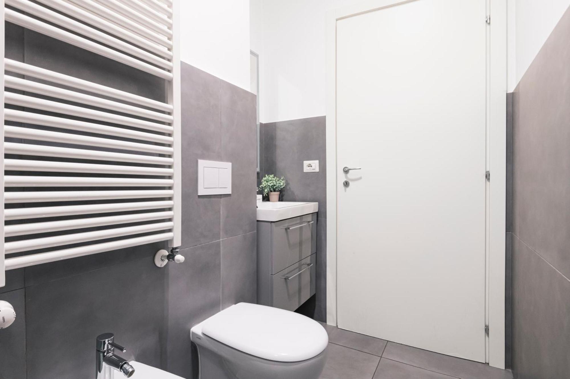 Beautiful Flat Fully Furnished In P.Ta Romana Милано Екстериор снимка