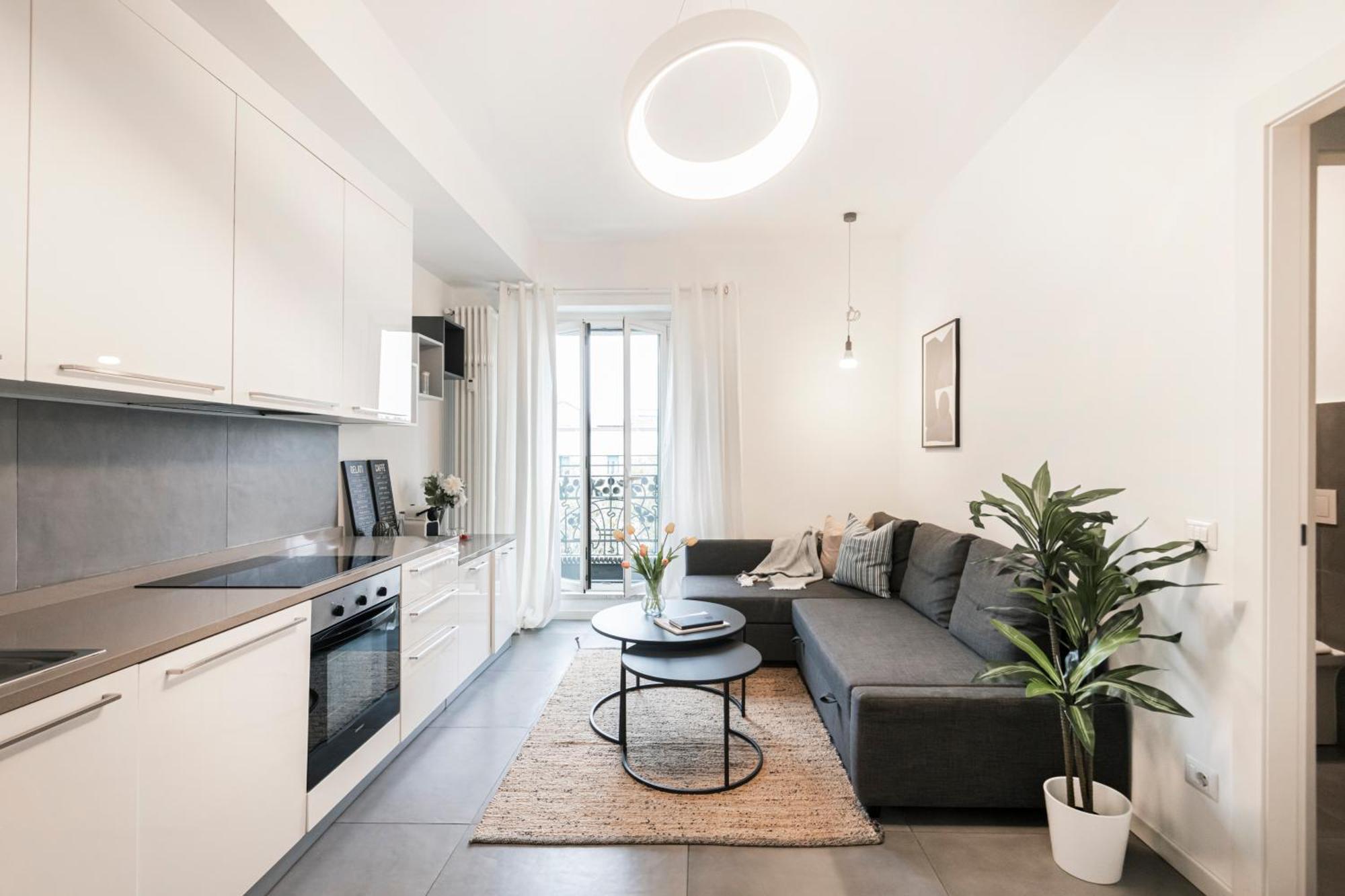 Beautiful Flat Fully Furnished In P.Ta Romana Милано Екстериор снимка