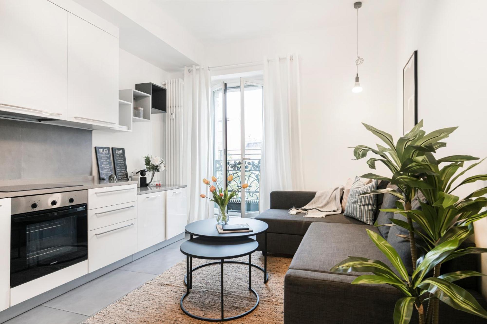Beautiful Flat Fully Furnished In P.Ta Romana Милано Екстериор снимка