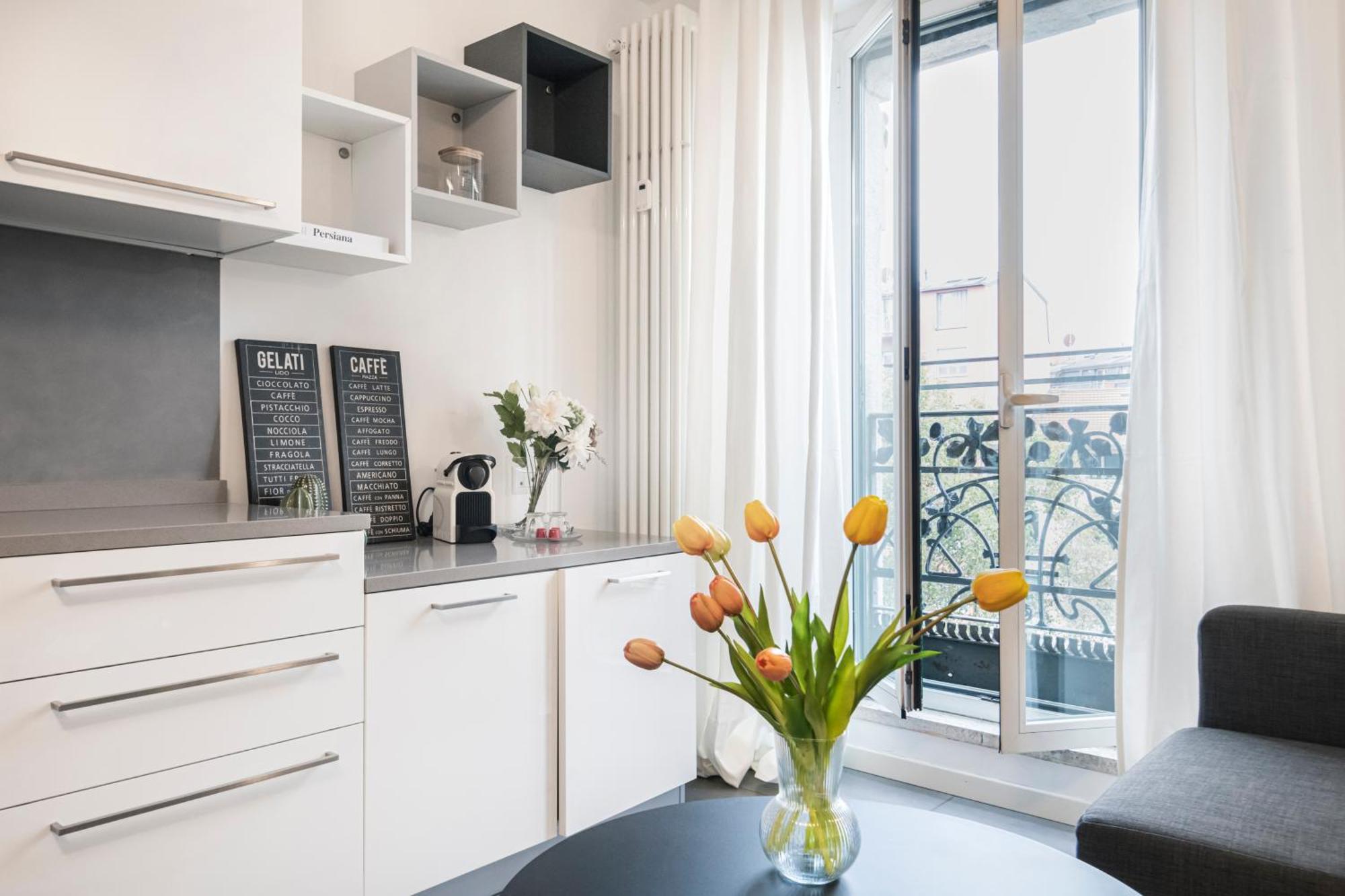 Beautiful Flat Fully Furnished In P.Ta Romana Милано Екстериор снимка