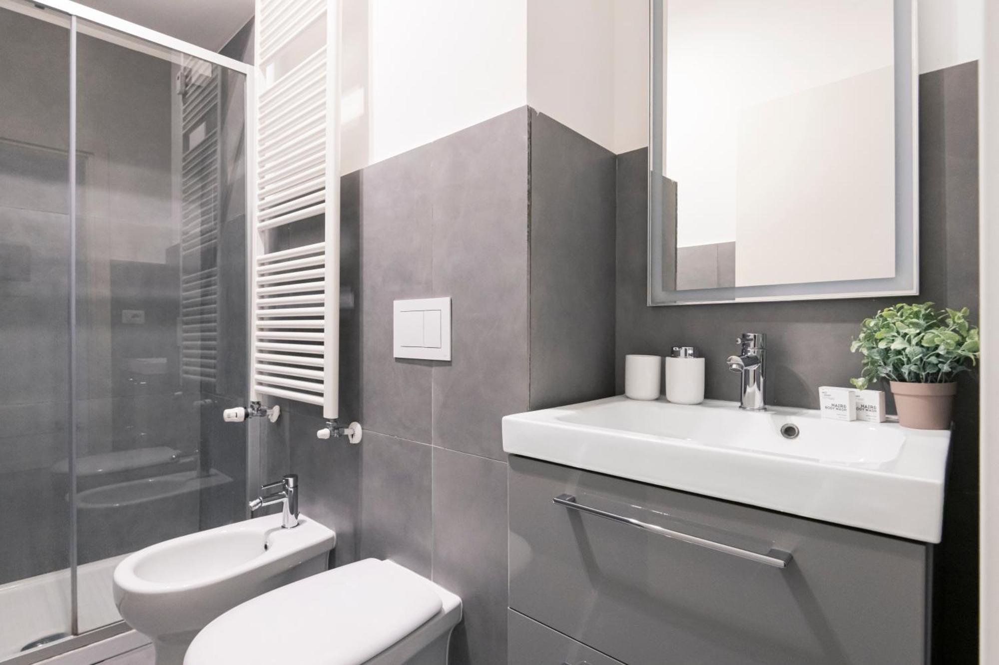 Beautiful Flat Fully Furnished In P.Ta Romana Милано Екстериор снимка