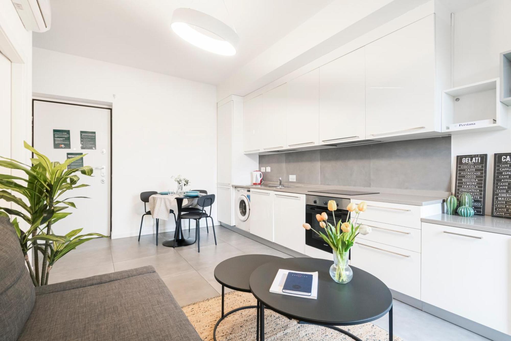 Beautiful Flat Fully Furnished In P.Ta Romana Милано Екстериор снимка
