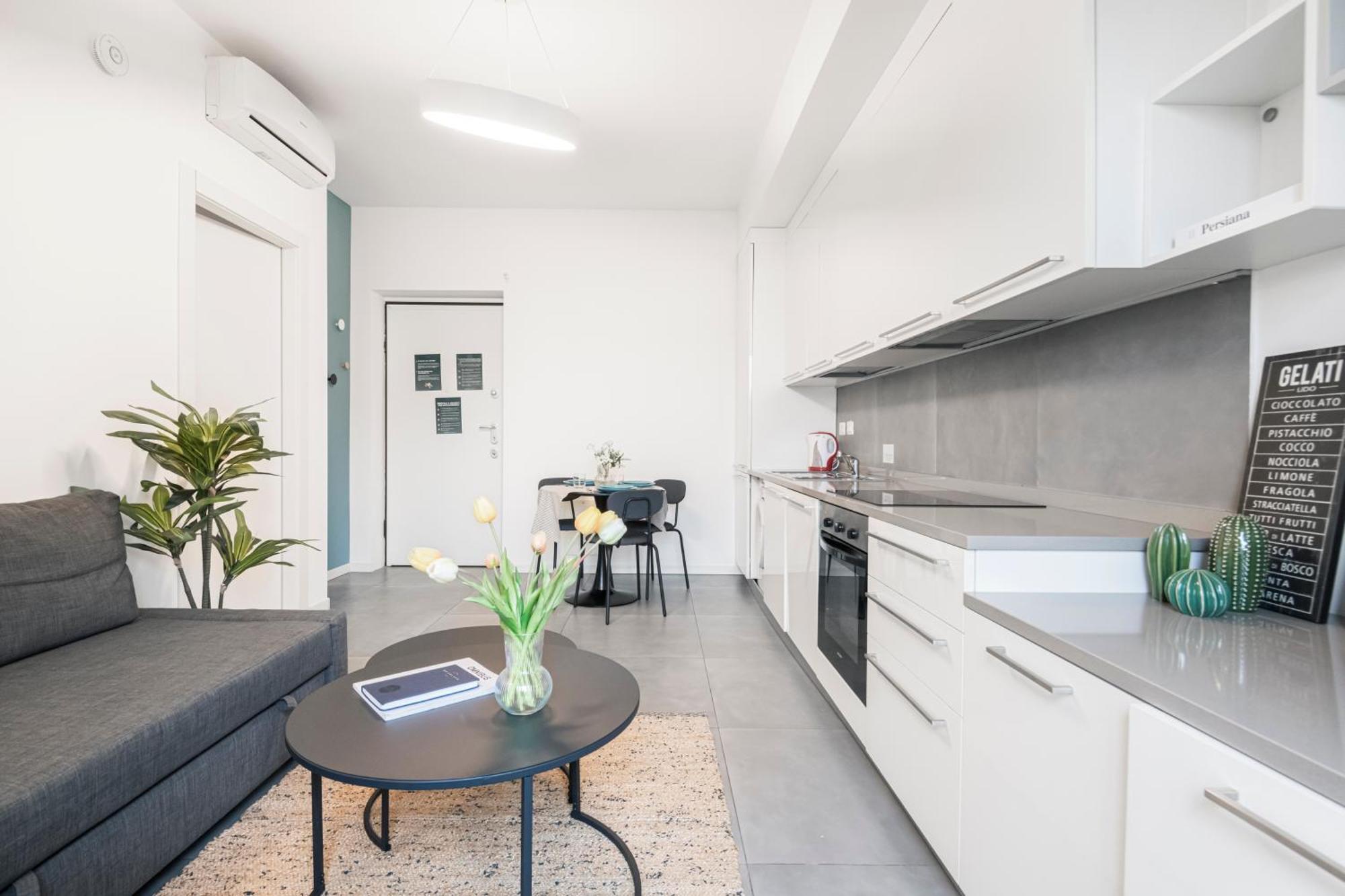 Beautiful Flat Fully Furnished In P.Ta Romana Милано Екстериор снимка