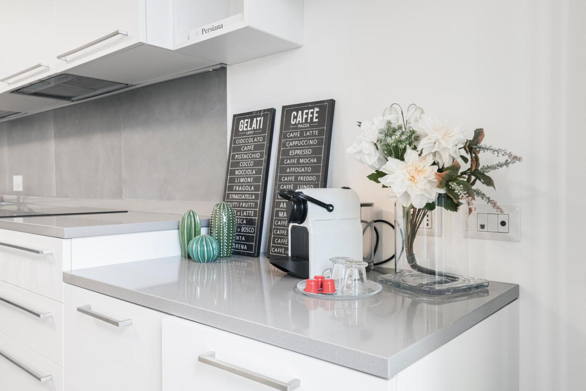 Beautiful Flat Fully Furnished In P.Ta Romana Милано Екстериор снимка